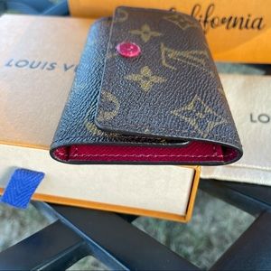 ❌SOLD ✨Louis Vuitton 6 Key Holder✨